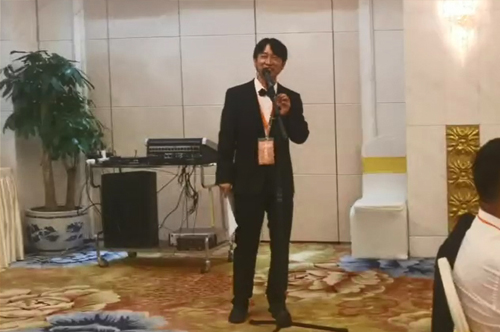 梦幻之音董事长毛红波在国宴期间发表演讲