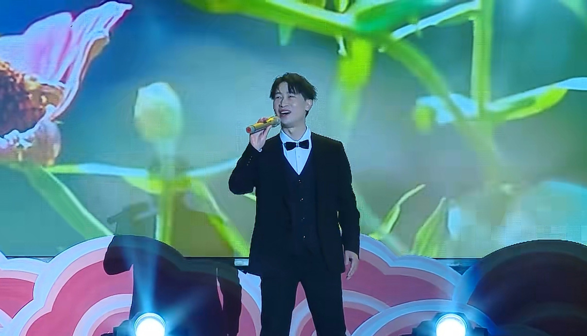 毛红波荣登2024忠县春晚