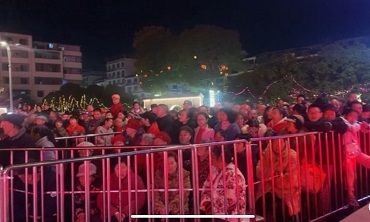 2026石宝春晚场外爆满