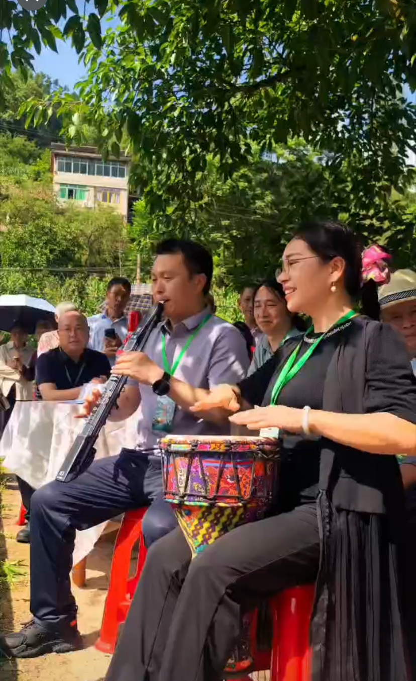 毛红波匠心打造外坝小桥乡土文旅新名片