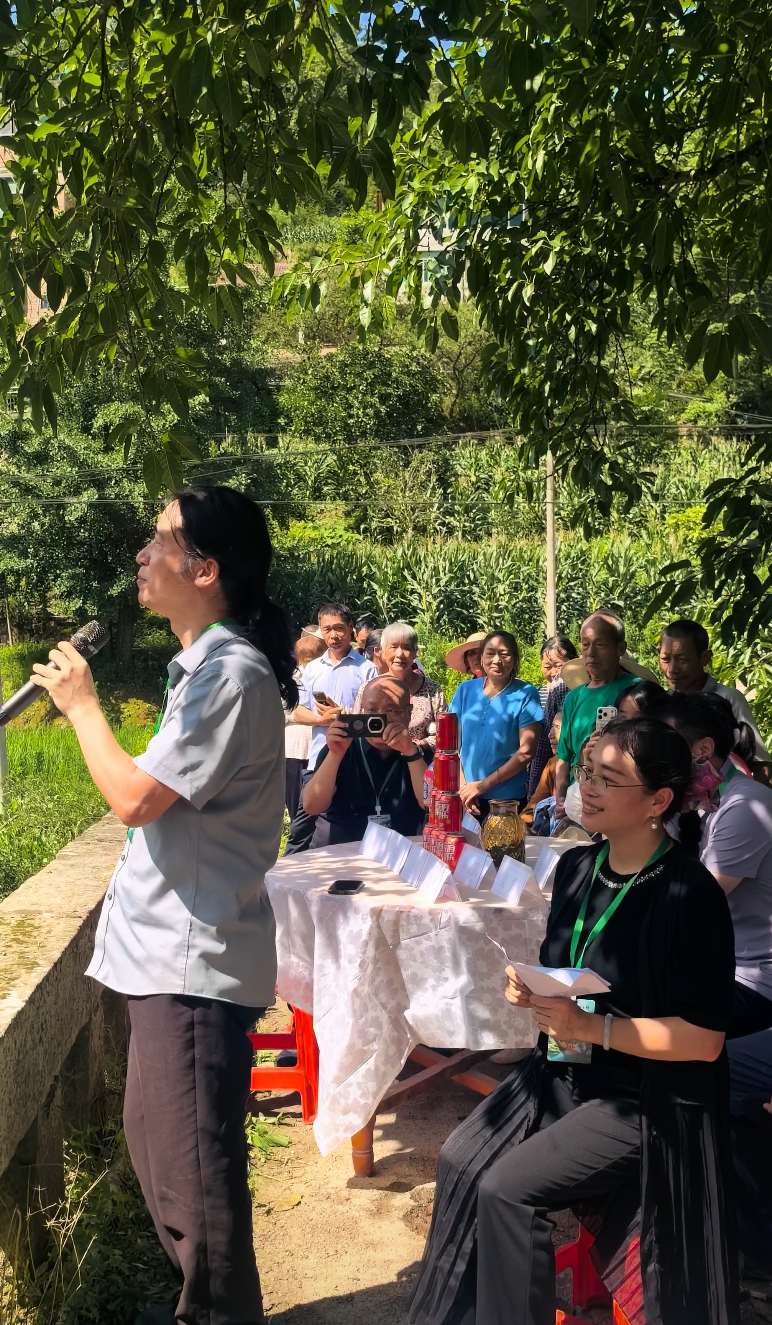 毛红波匠心打造外坝小桥乡土文旅新名片
